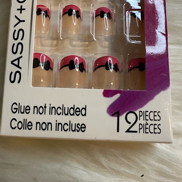 🩷5/$10 Fashion Nails - Pink and Black bows - Picture 3 of 5